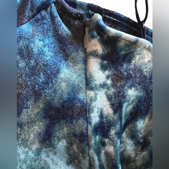 URBAN OUTFITTERS Dreamy Marbled Blue Velvet Stretch Bodycon Mini Dress Size Med - Picture 3 of 11